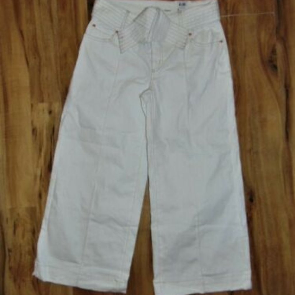 Women's Inc International Concepts Belted Capri's